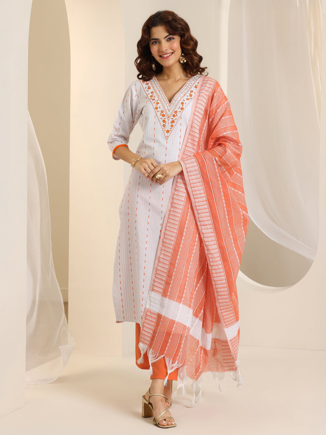 Mameraa White Woven Design Cotton Blend Straight Suit Set With Dupatta