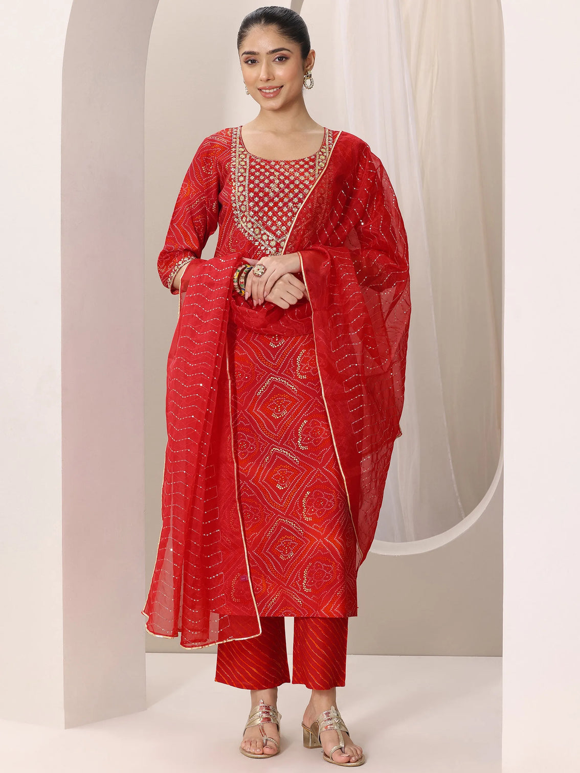 Mameraa Red Printed Silk Blend Straight Suit Set With Dupatta