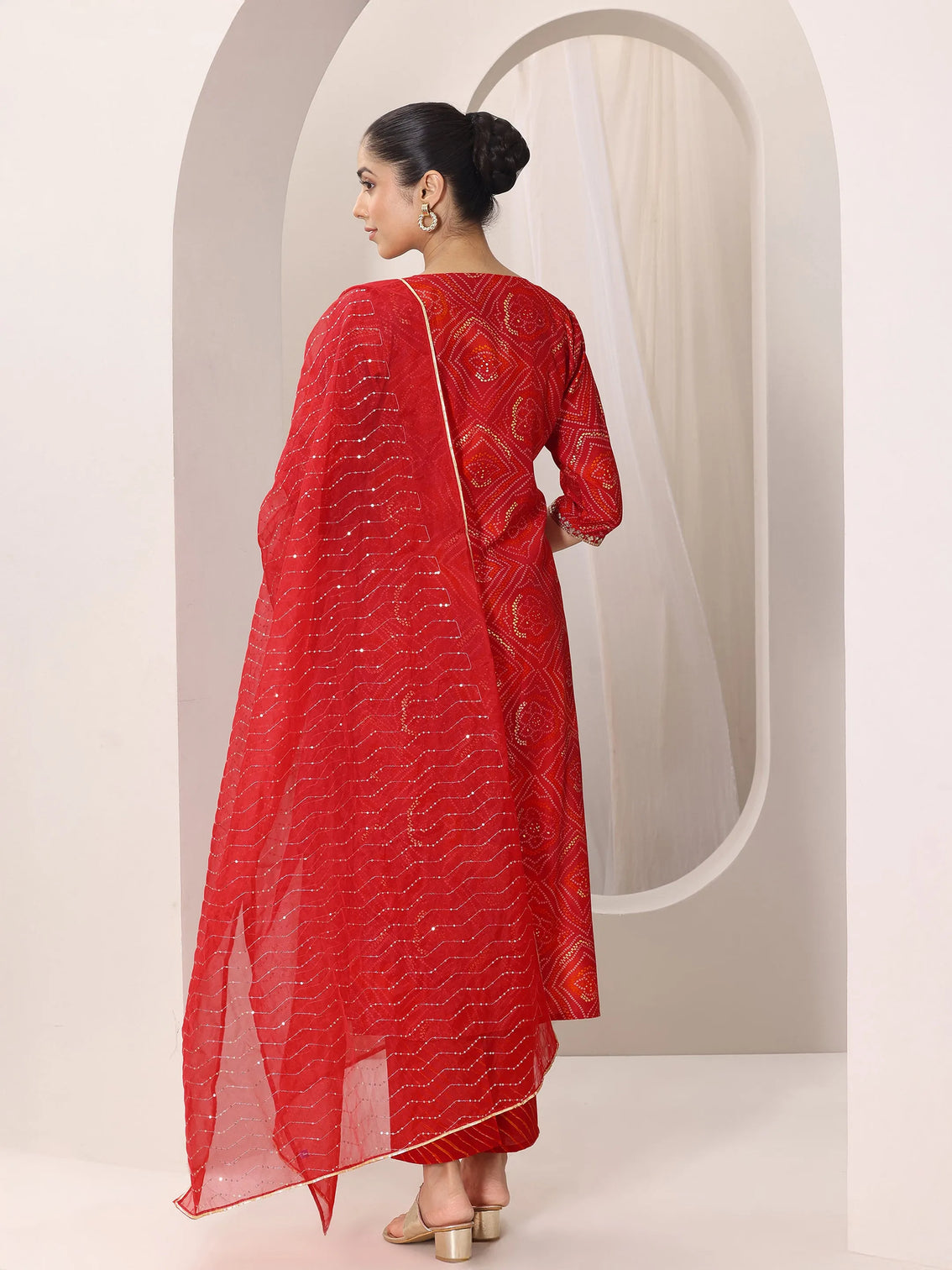 Mameraa Red Printed Silk Blend Straight Suit Set With Dupatta