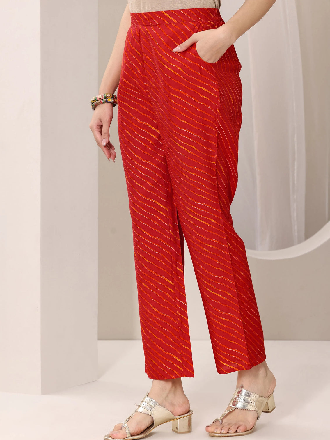 Mameraa Red Printed Silk Blend Straight Suit Set With Dupatta