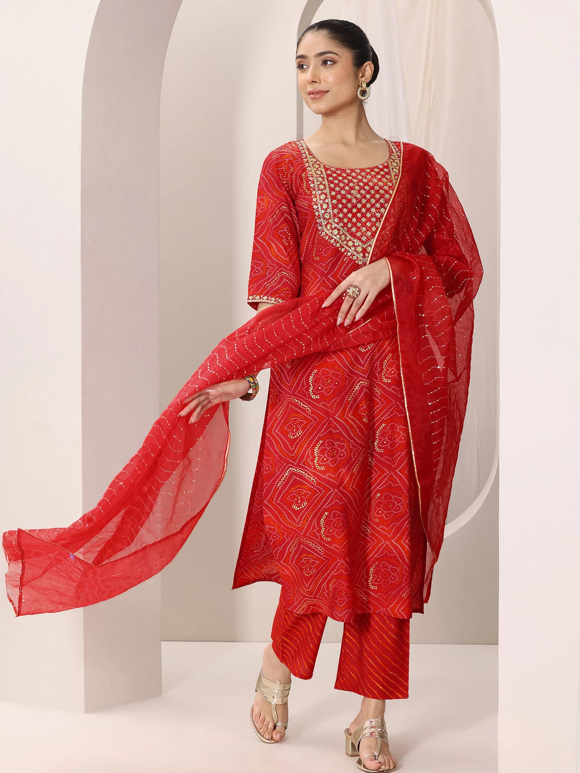 Mameraa Red Printed Silk Blend Straight Suit Set With Dupatta