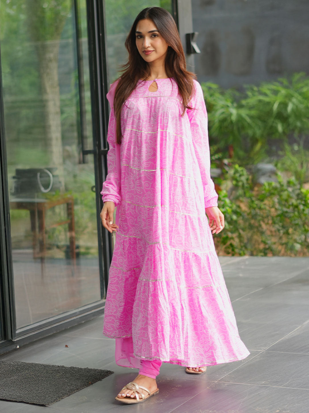Mameraa Pink Floral Printed Cotton Flared Suit Set With Dupatta