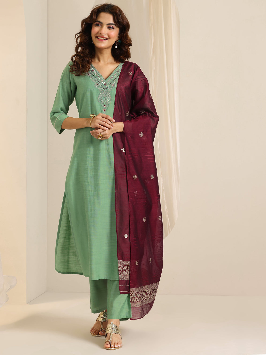 Mameraa Green Yoke Design Silk Blend Straight Suit Set With Dupatta