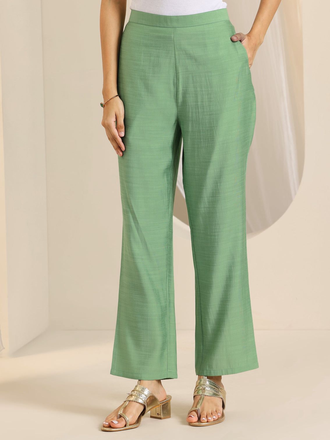 Mameraa Green Yoke Design Silk Blend Straight Suit Set With Dupatta