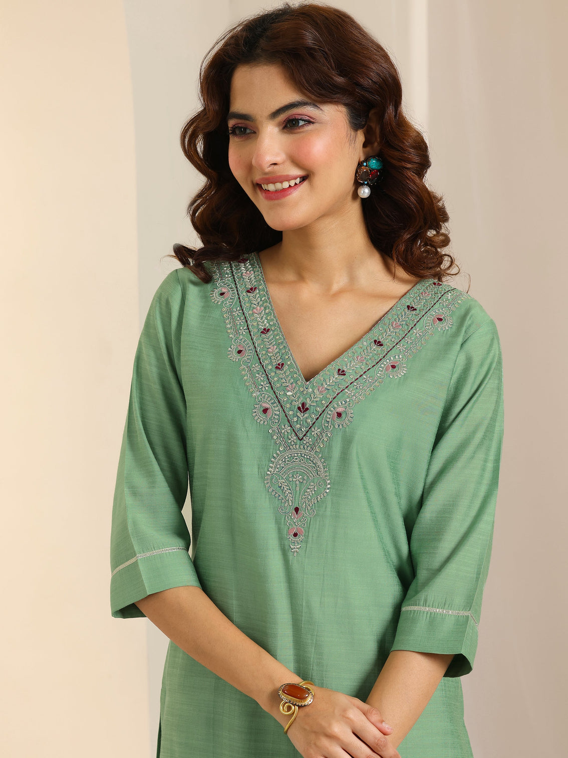 Mameraa Green Yoke Design Silk Blend Straight Suit Set With Dupatta