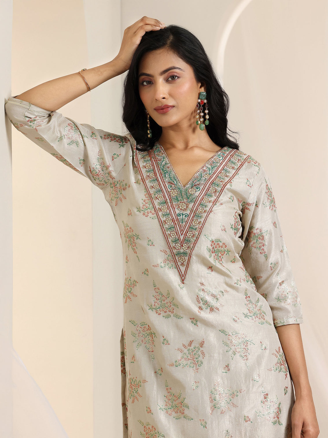 Mameraa Grey Printed Silk Blend Straight Suit Set With Dupatta