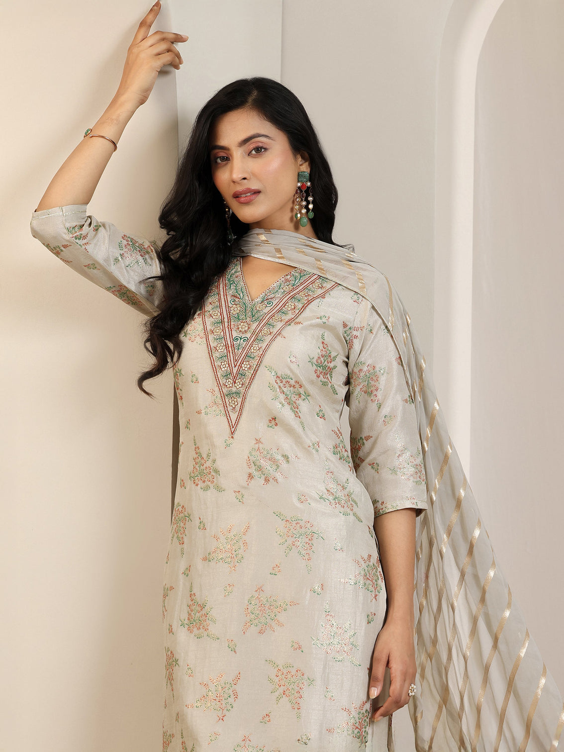 Mameraa Grey Printed Silk Blend Straight Suit Set With Dupatta