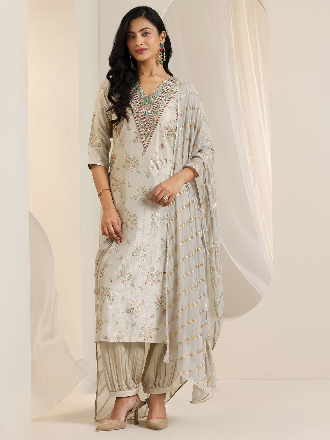 Mameraa Grey Printed Silk Blend Straight Suit Set With Dupatta