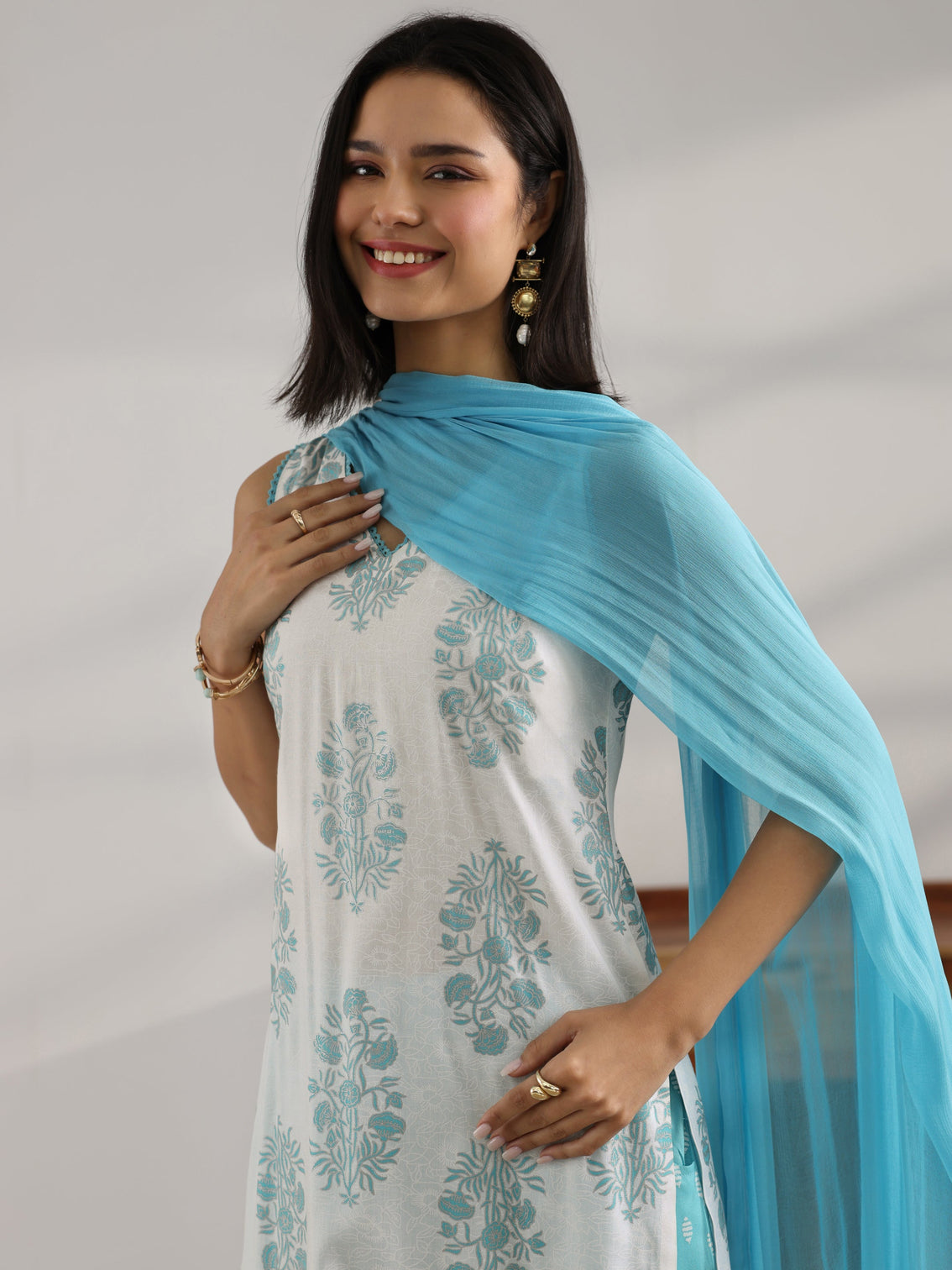 Mameraa White Printed Rayon Straight Suit Set With Dupatta