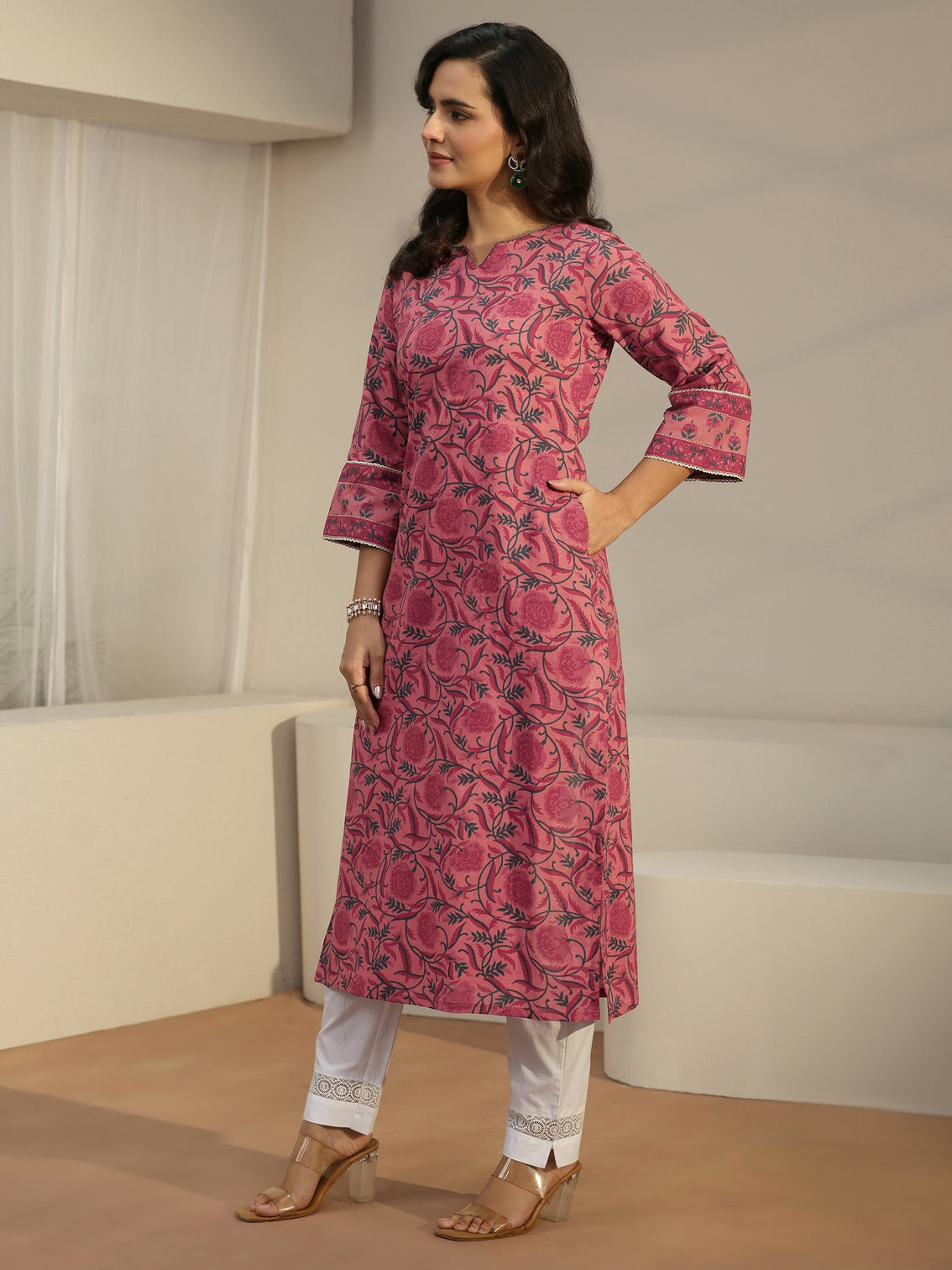 Mameraa Coral Floral Printed Cotton Straight Kurta