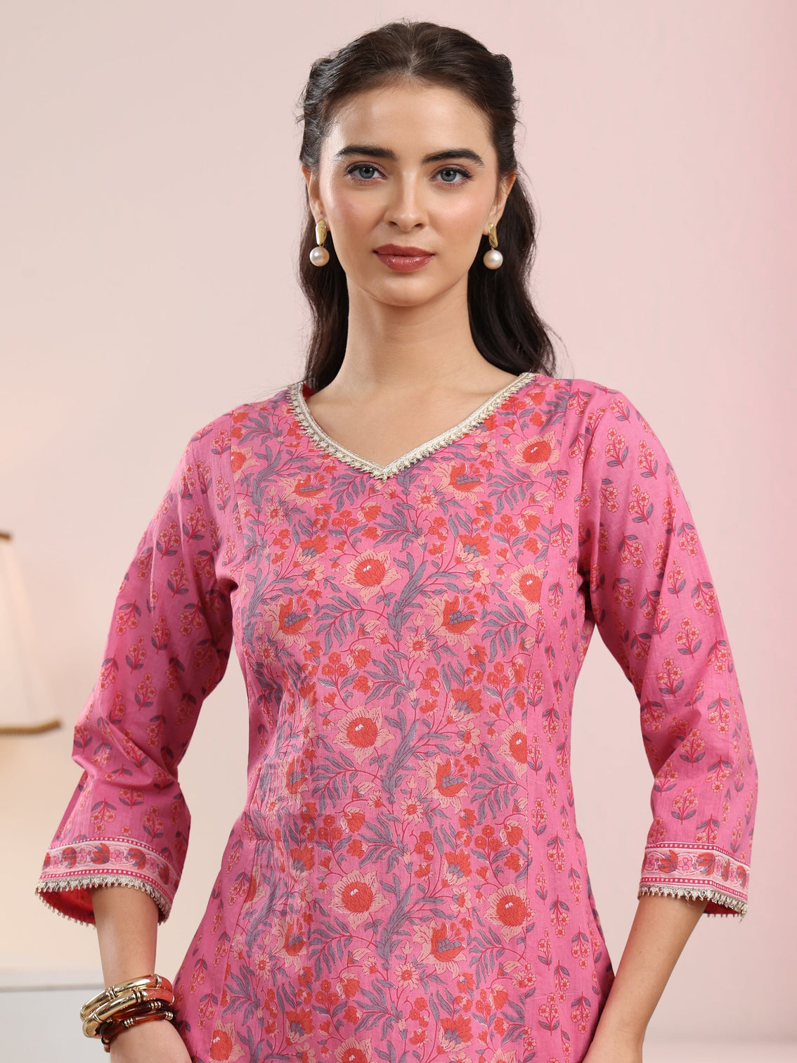 Mameraa Pink Floral Printed Cotton A-Line Kurta