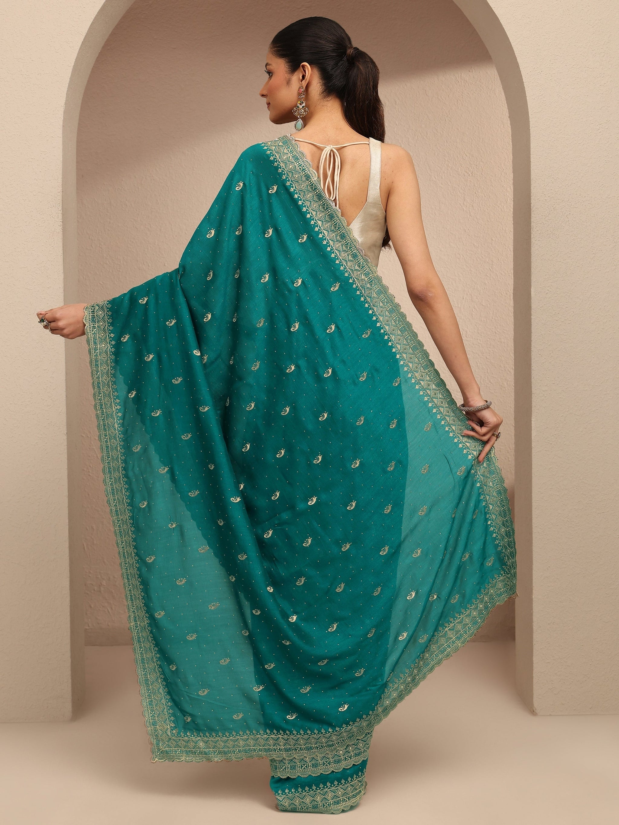 Libas Green Paisley Embroidered Silk Blend Saree With Unstitched Blouse Piece