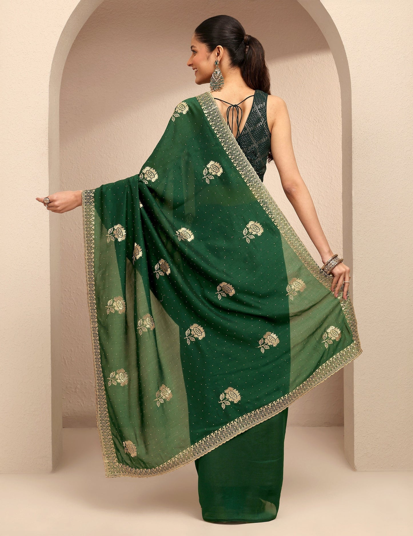 Libas Green Embroidered Silk Blend Saree With Unstitched Blouse Piece