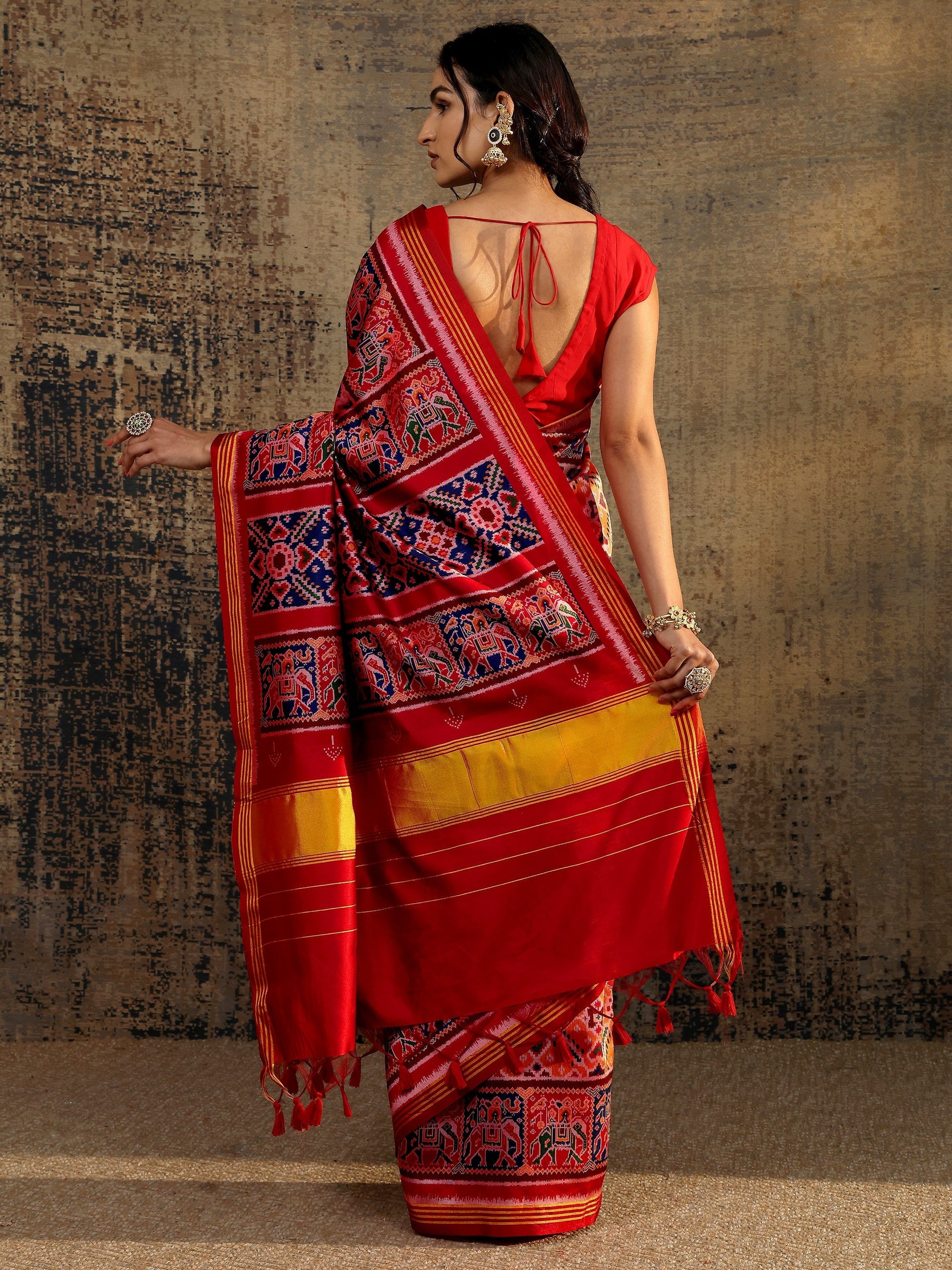 Libas Mustard Abstract Printed Silk Saree With Unstitched Blouse Piece