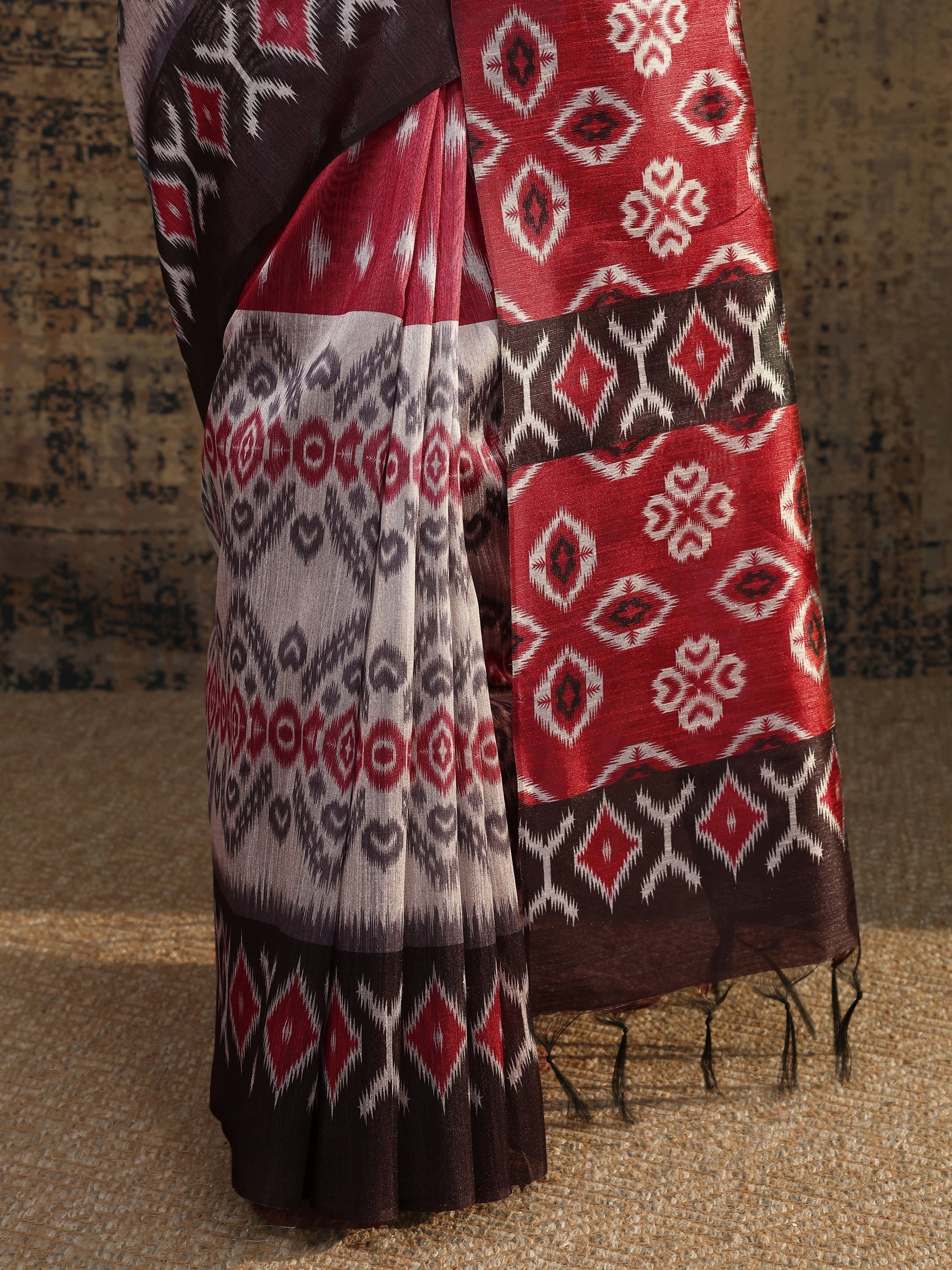 Libas Red Printed Silk Saree With Unstitched Blouse Piece