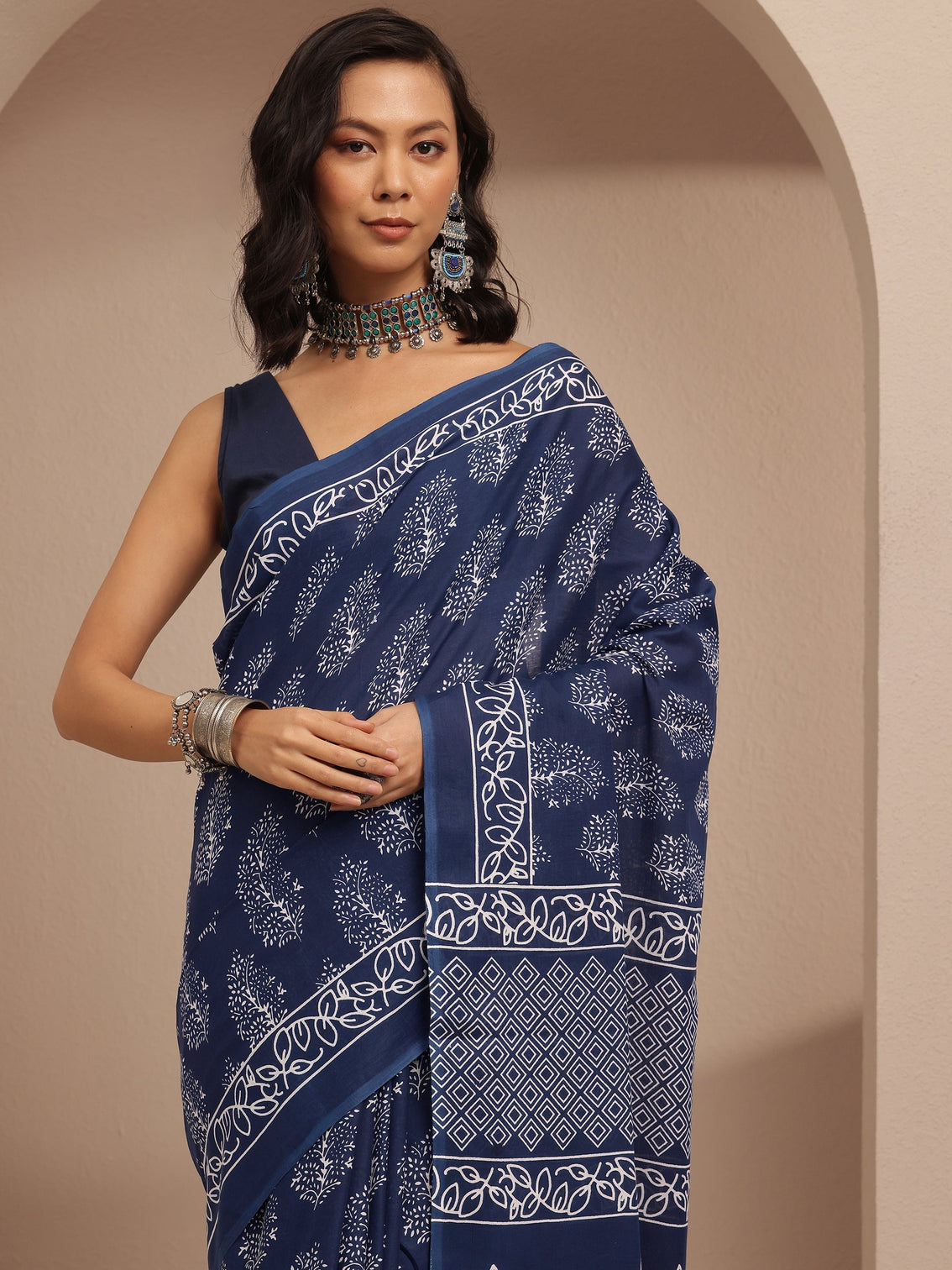 Mameraa Navy Blue Printed Cotton Saree With Unstitched Blouse Piece