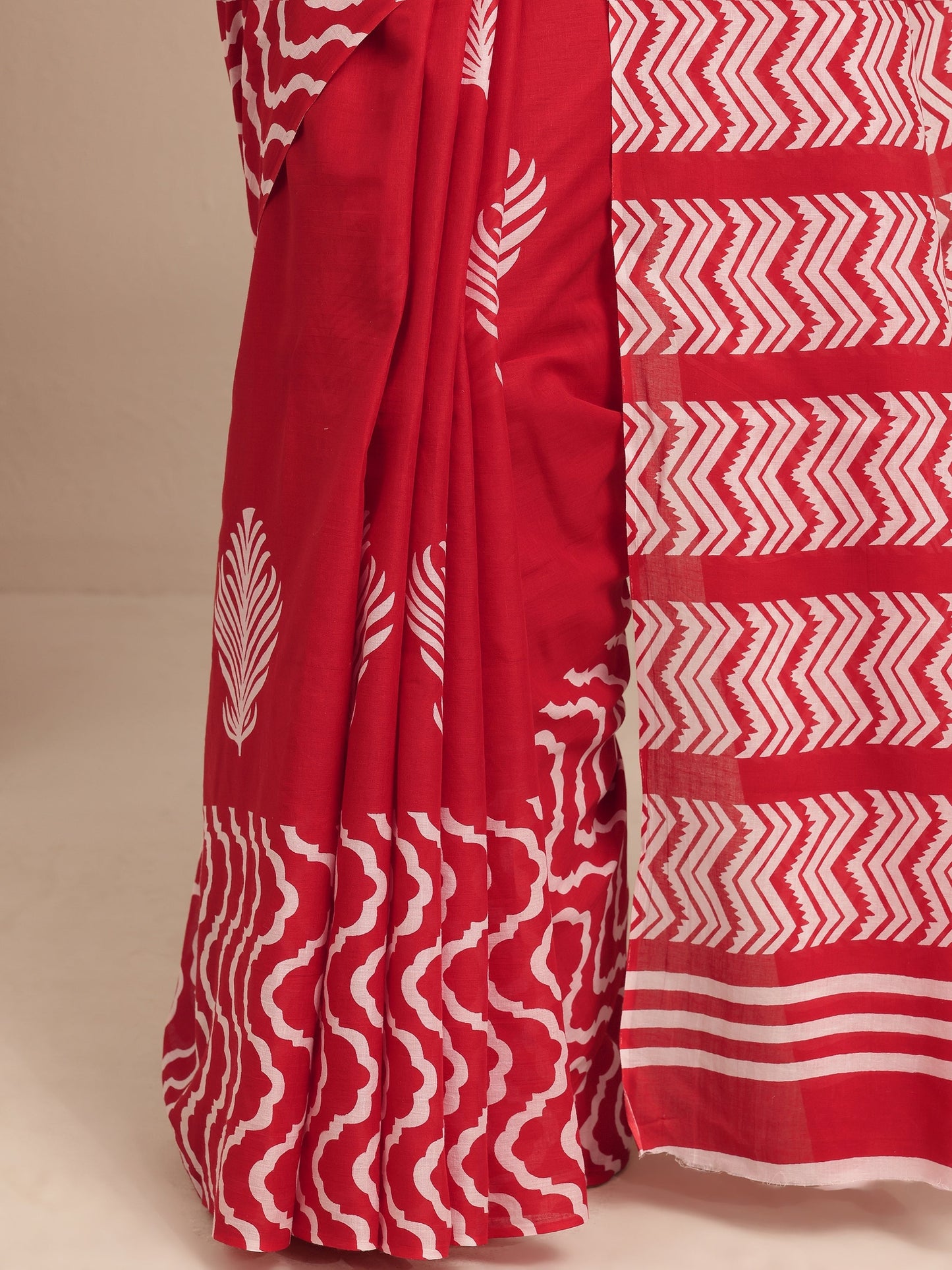 Libas Red Printed Cotton Saree With Unstitched Blouse Piece