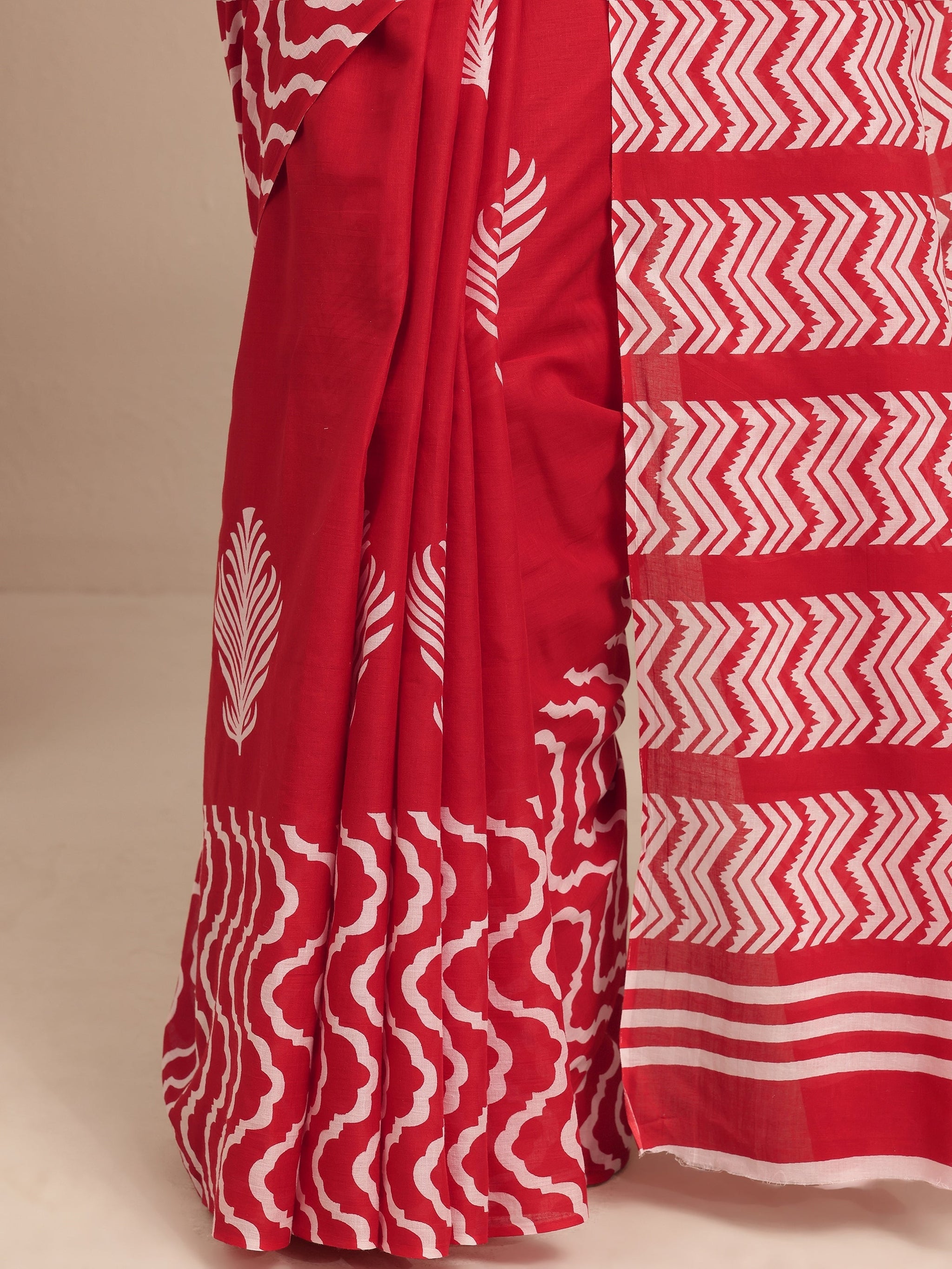 Libas Red Printed Cotton Saree With Unstitched Blouse Piece