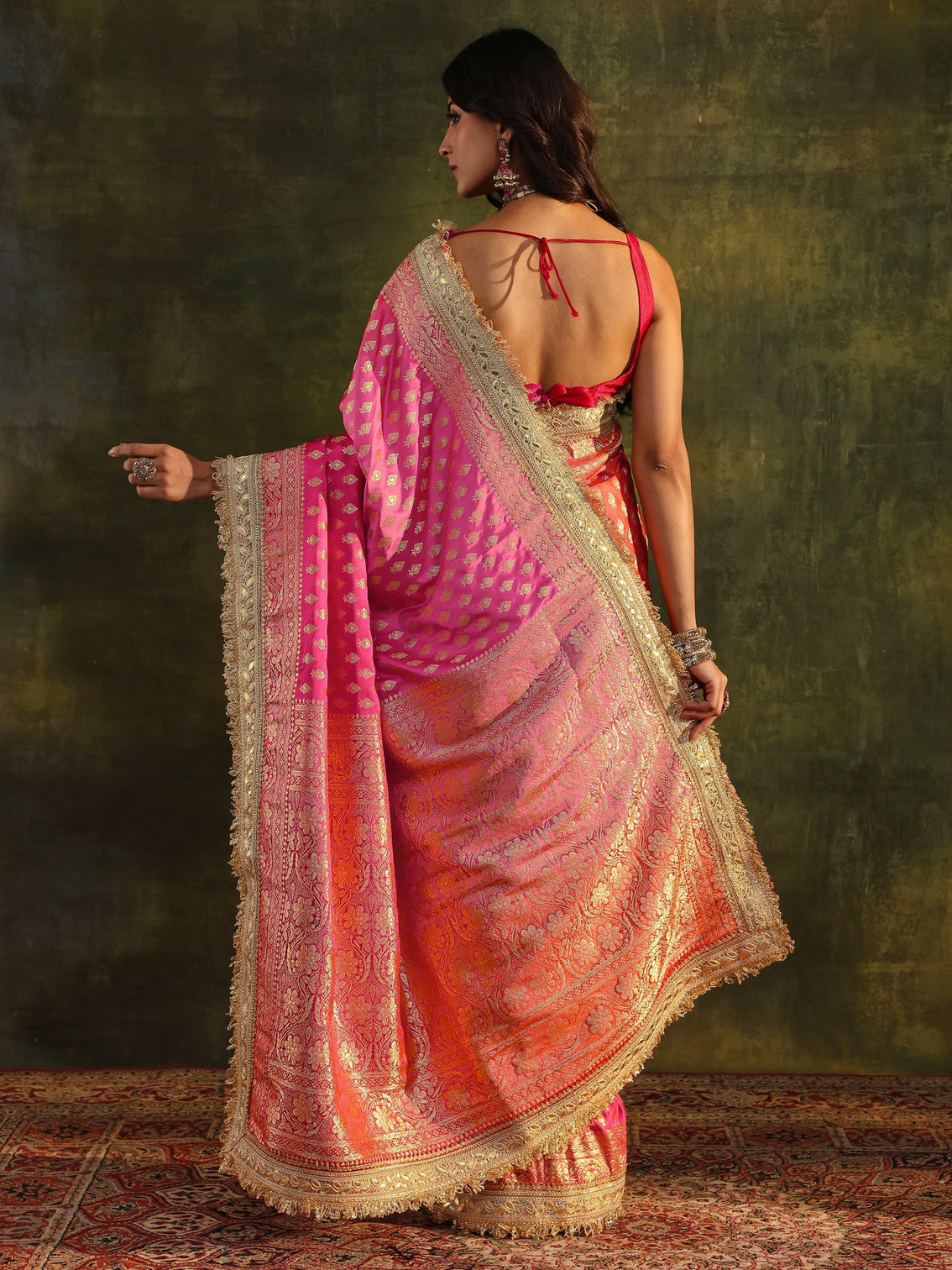 Mameraa Art Pink Banarasi Silk Blend Saree With Unstitched Blouse Piece