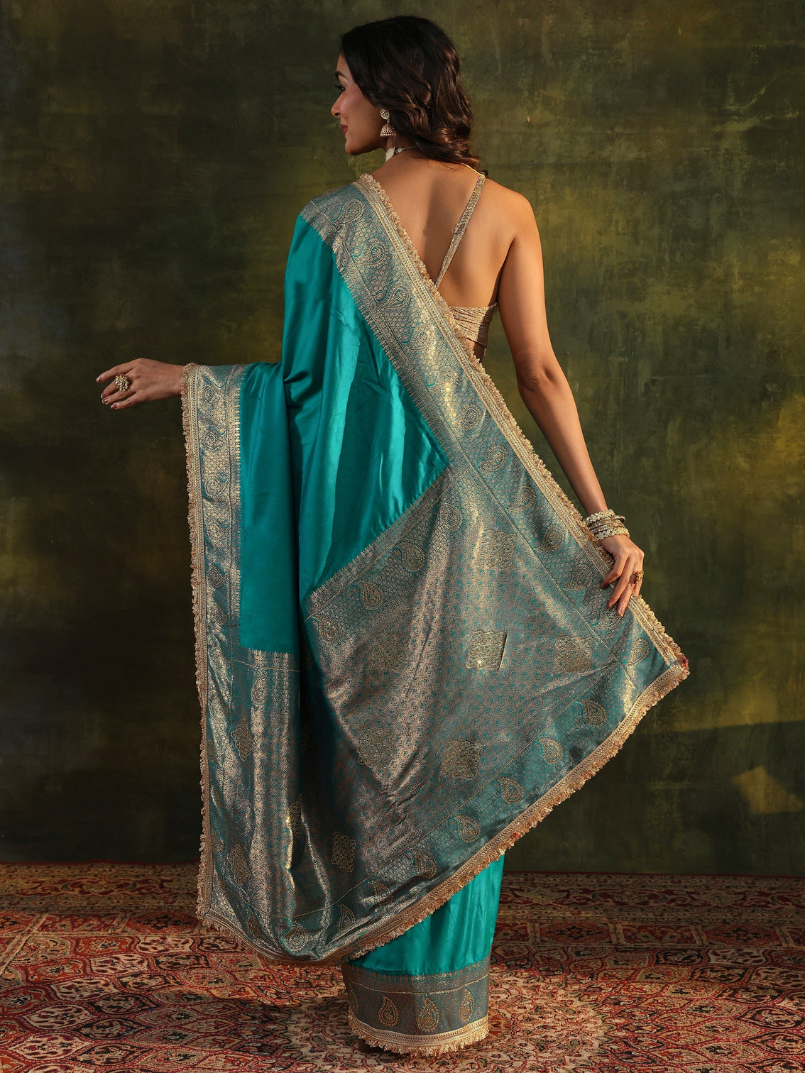 Mameraa Blue Embellished Silk Blend Saree With Unstitched Blouse Piece