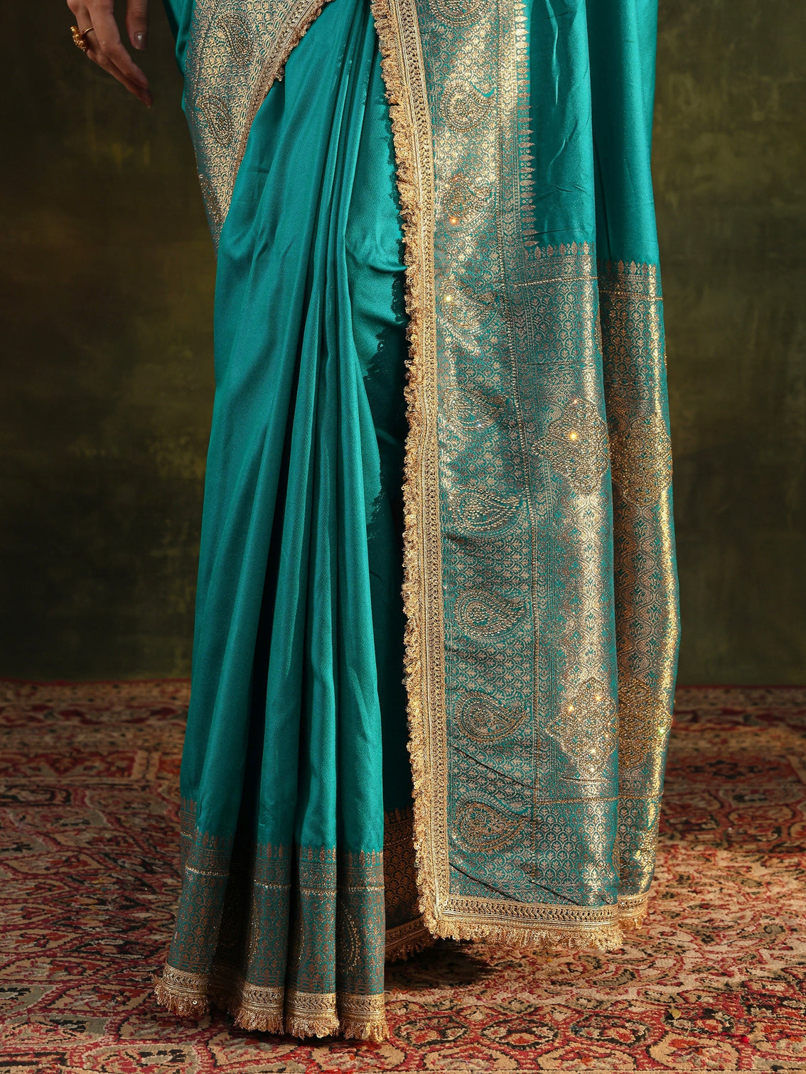 Mameraa Blue Embellished Silk Blend Saree With Unstitched Blouse Piece