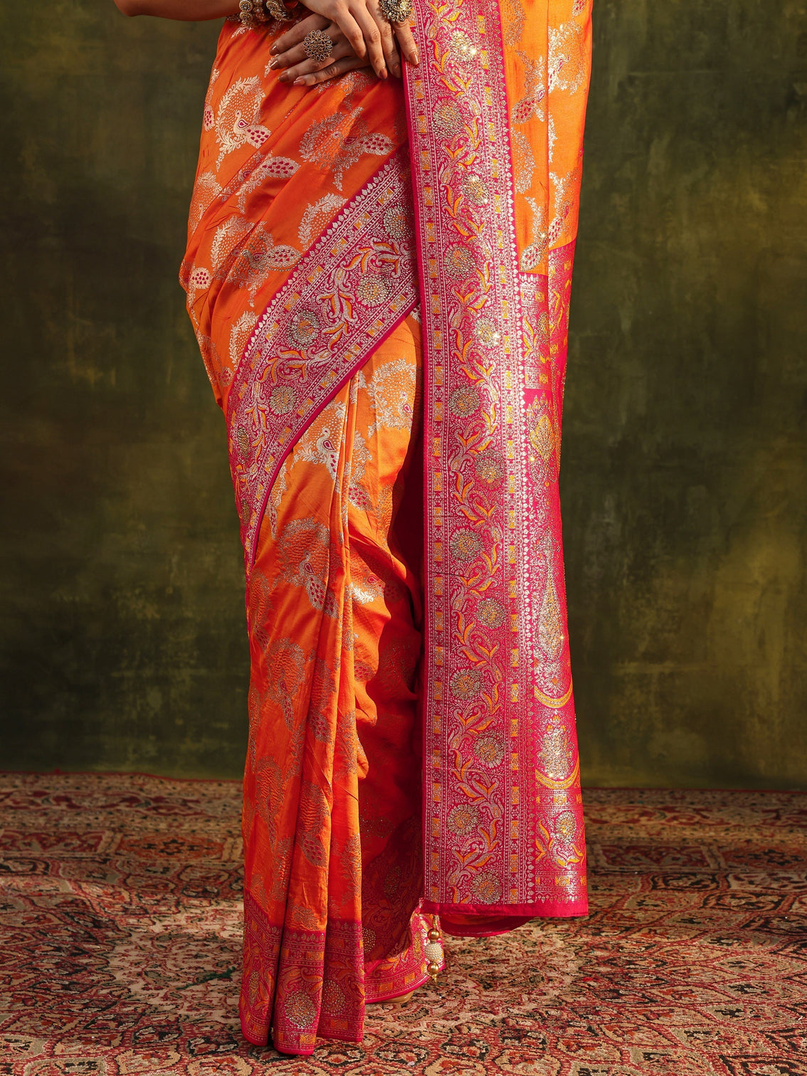 Mameraa Mustard Woven Design Silk Blend Banarasi Saree With Unstitched Blouse Piece