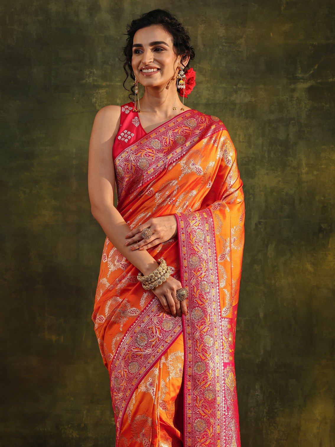 Mameraa Mustard Woven Design Silk Blend Banarasi Saree With Unstitched Blouse Piece