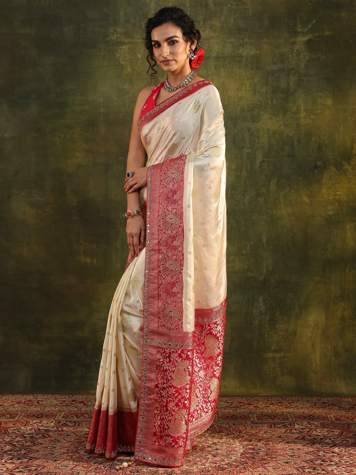 Mameraa Ivory Woven Design Satin Banarasi Saree With Unstitched Blouse Piece