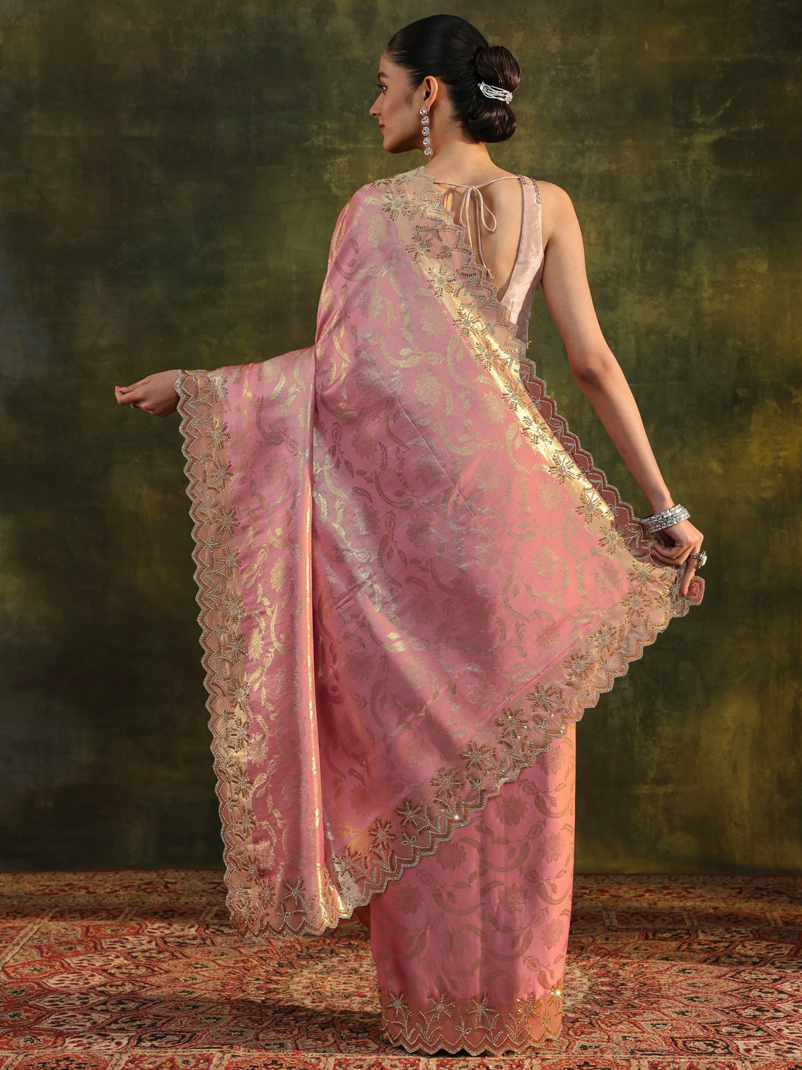 Mameraa Peach Woven Design Silk Banarasi Saree With Unstitched Blouse Piece