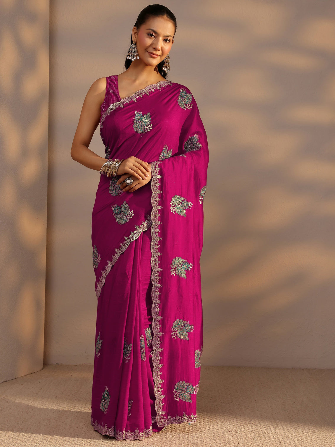 Mameraa Pink Floral Embroidered Silk Blend Saree With Unstitched Blouse Piece