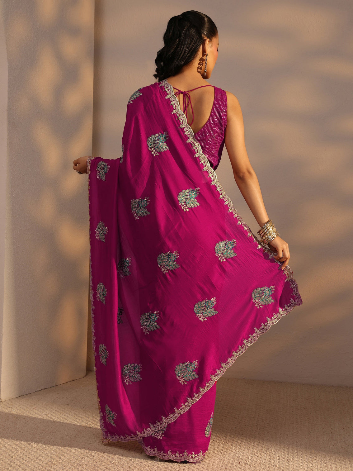 Mameraa Pink Floral Embroidered Silk Blend Saree With Unstitched Blouse Piece
