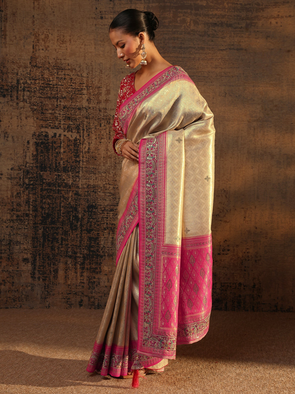 Mameraa Art Gold Ethnic Motifs Woven Design Silk Blend Saree With Unstitched Blouse Piece