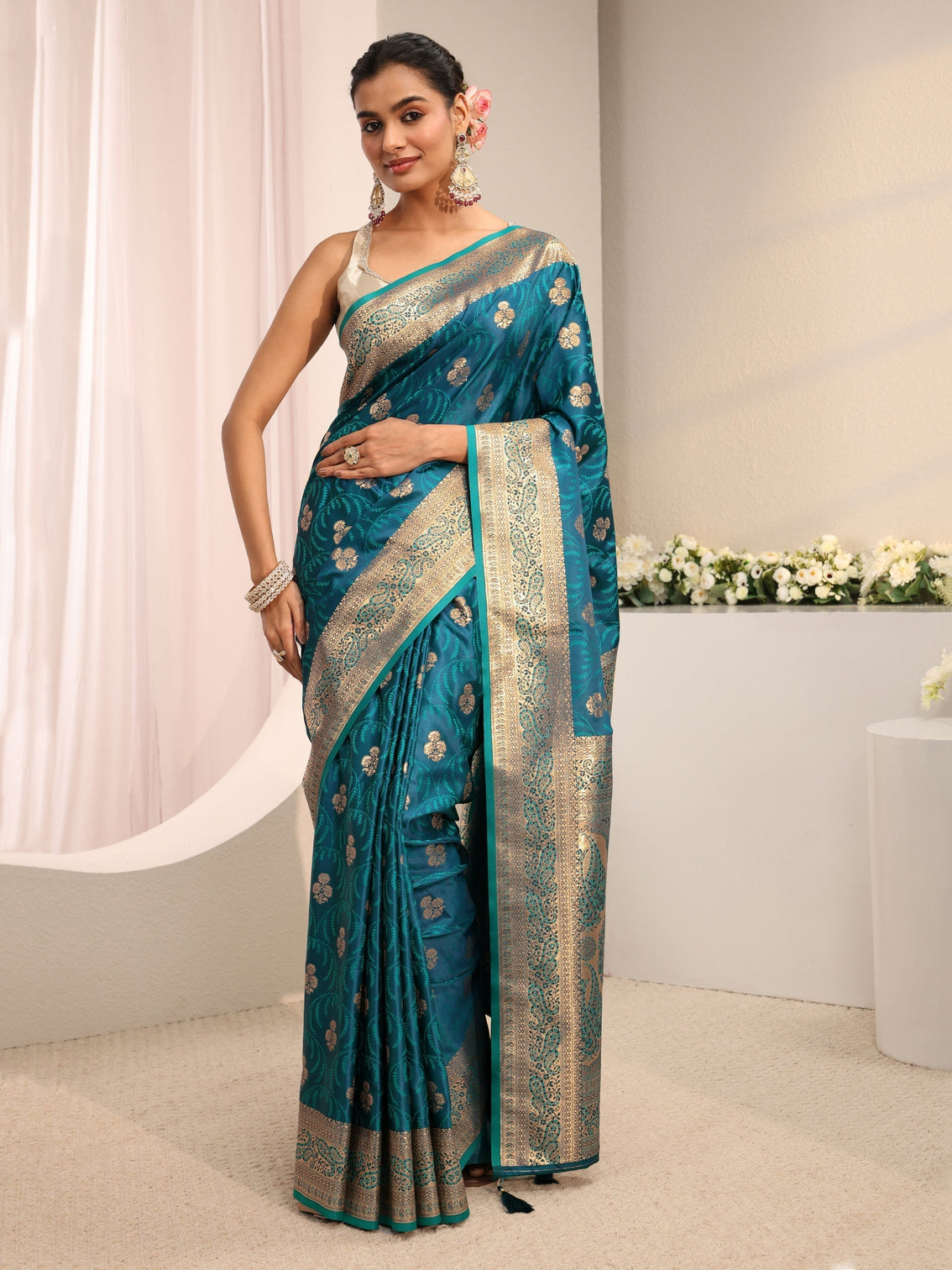 Mameraa Blue Ethnic Woven Design Silk Blend Saree With Unstitched Blouse Piece
