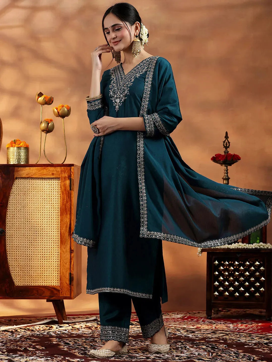 Mameraa Teal Yoke Design Silk Blend Straight Suit With Dupatta