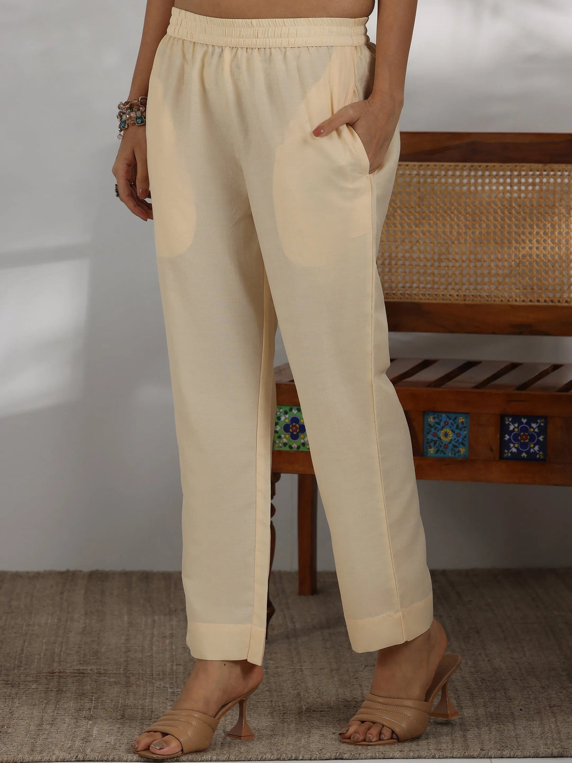 Mameraa Cream Printed Straight Suit With Dupatta