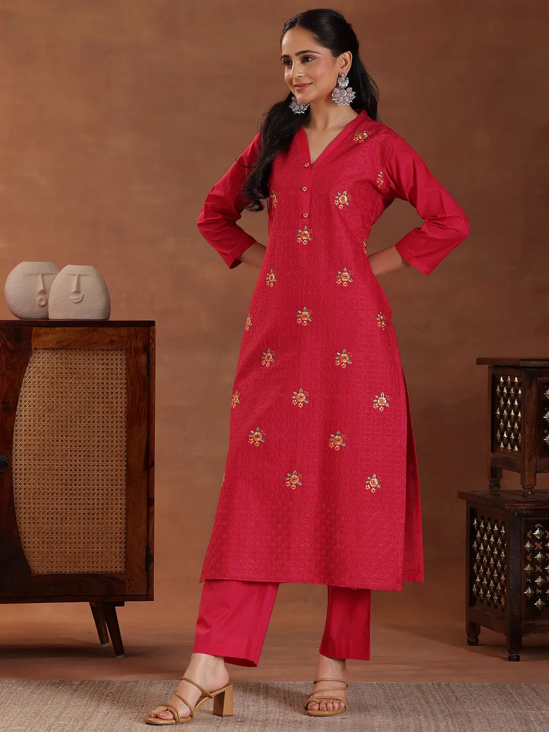 Mameraa Pink Embroidered Cotton Straight Suit With Dupatta