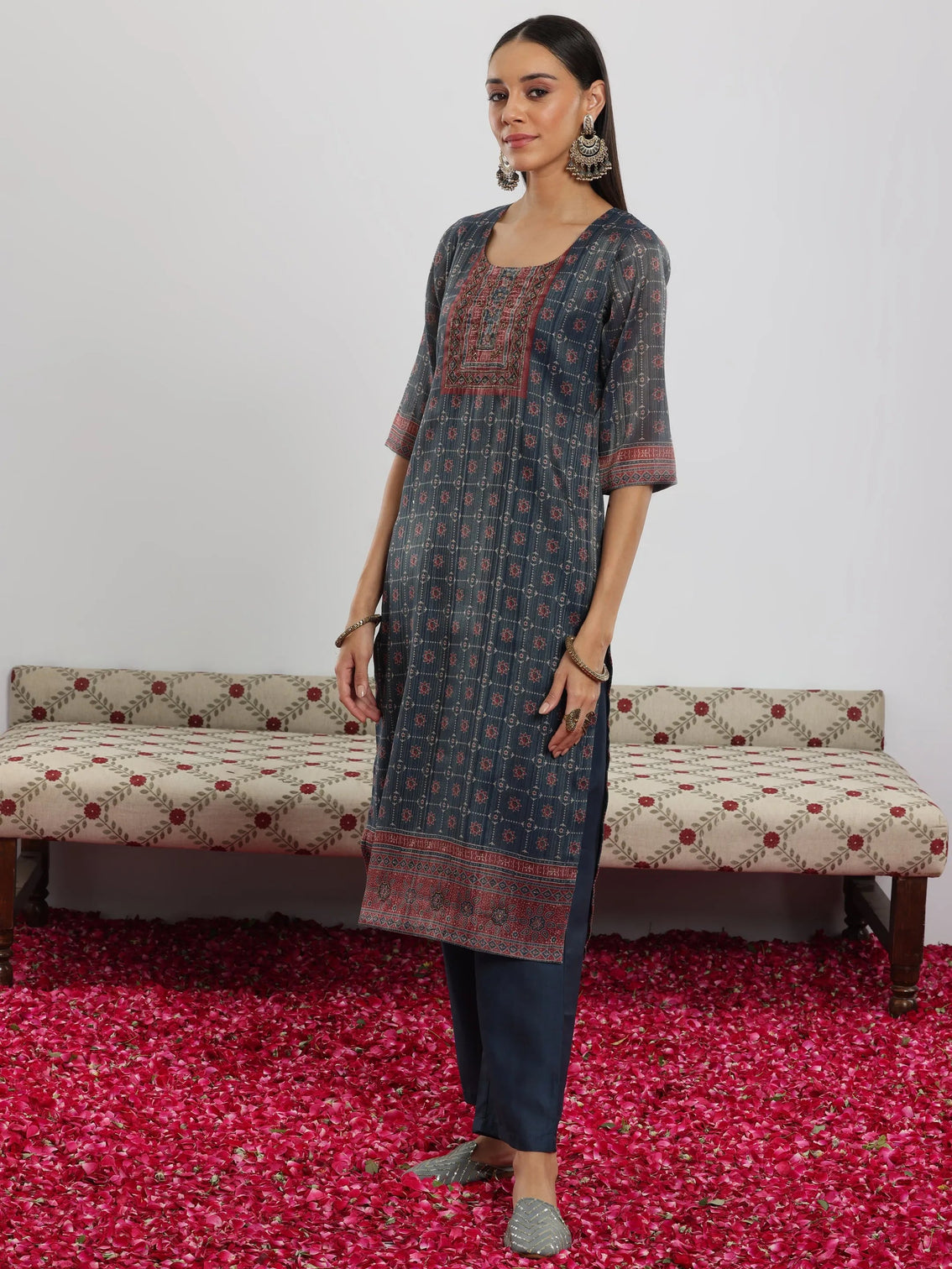 Mameraa Blue Printed Silk Blend Straight Suit With Dupatta