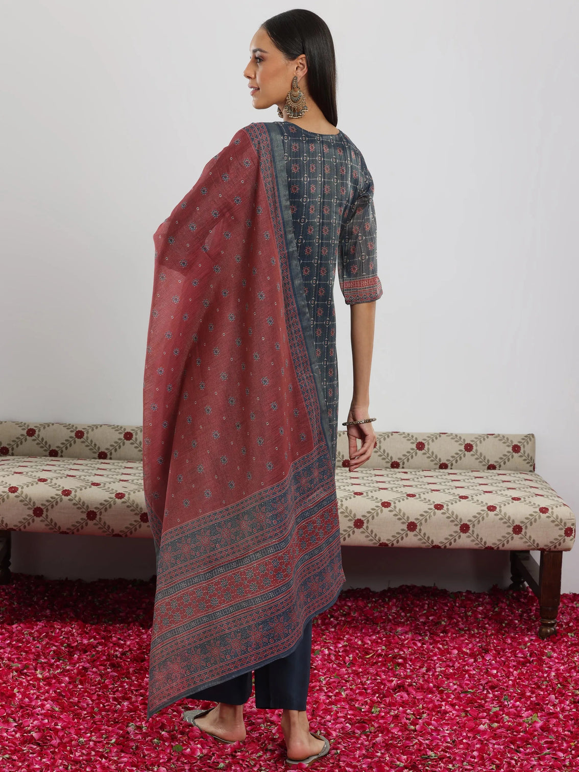 Mameraa Blue Printed Silk Blend Straight Suit With Dupatta