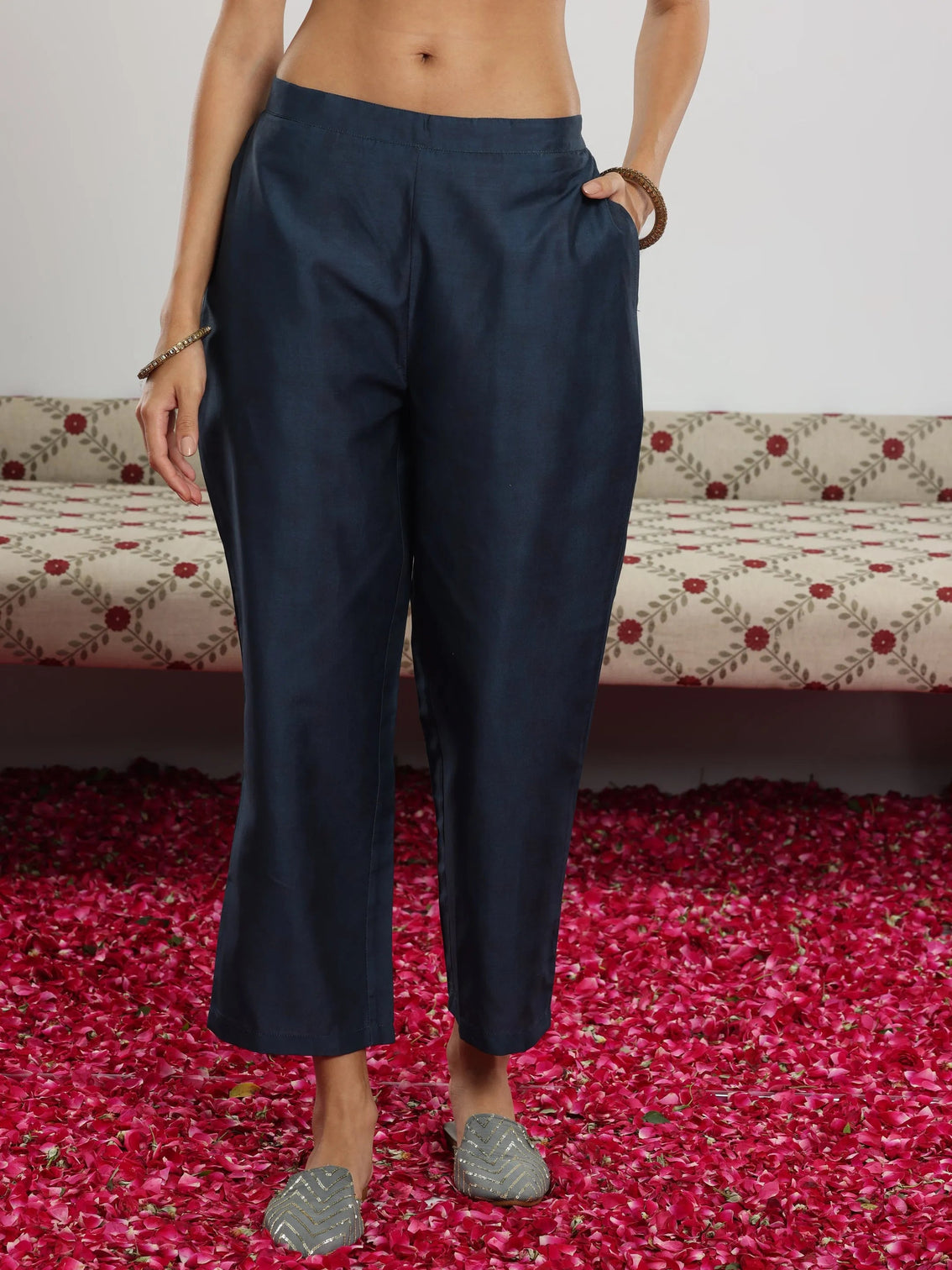 Mameraa Blue Printed Silk Blend Straight Suit With Dupatta