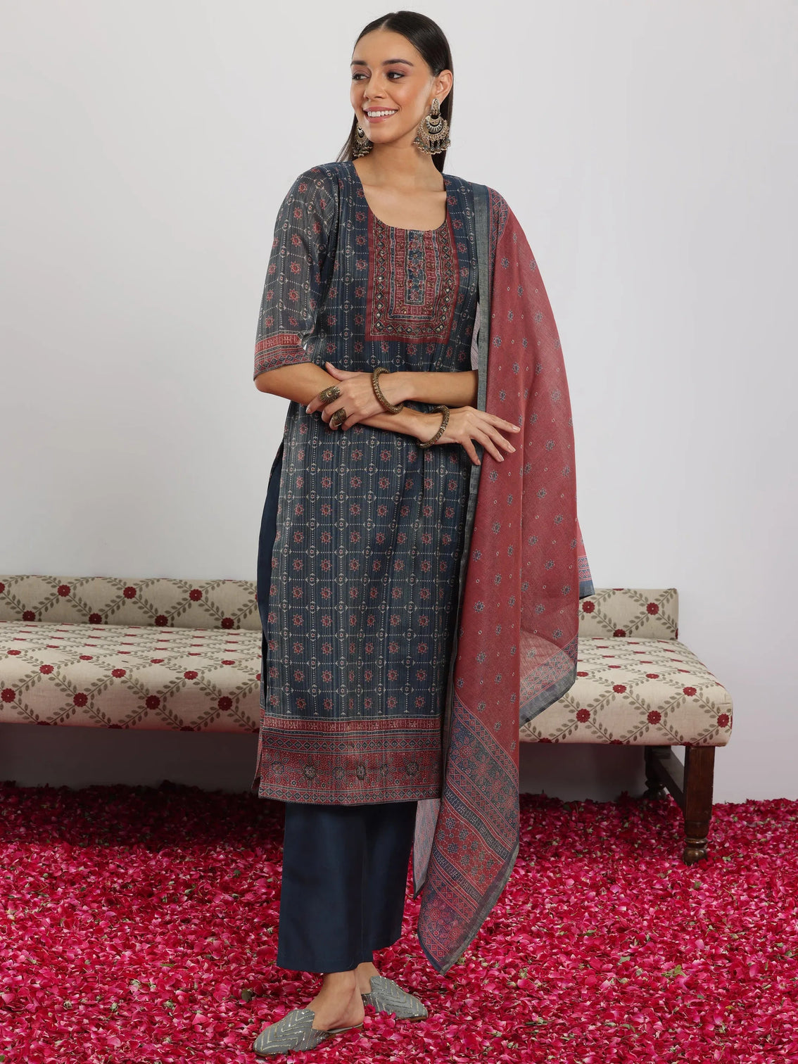 Mameraa Blue Printed Silk Blend Straight Suit With Dupatta