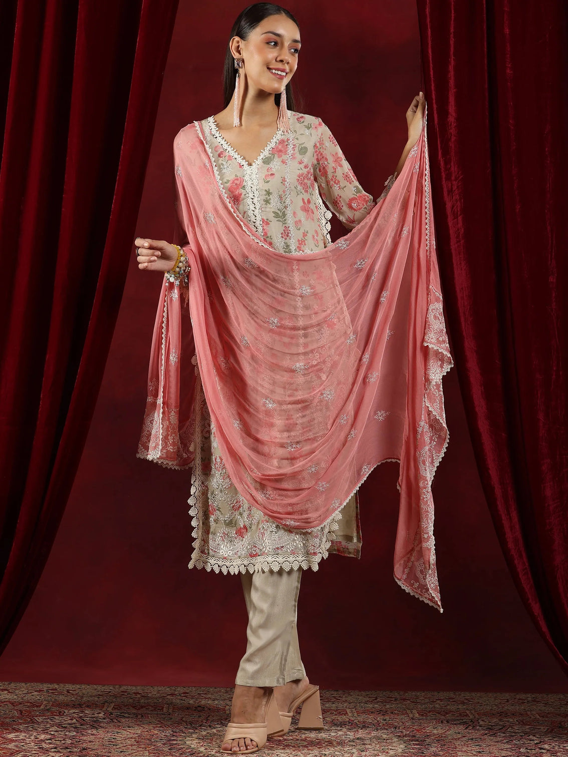 Mameraa Art Beige Printed Organza Straight Suit With Dupatta