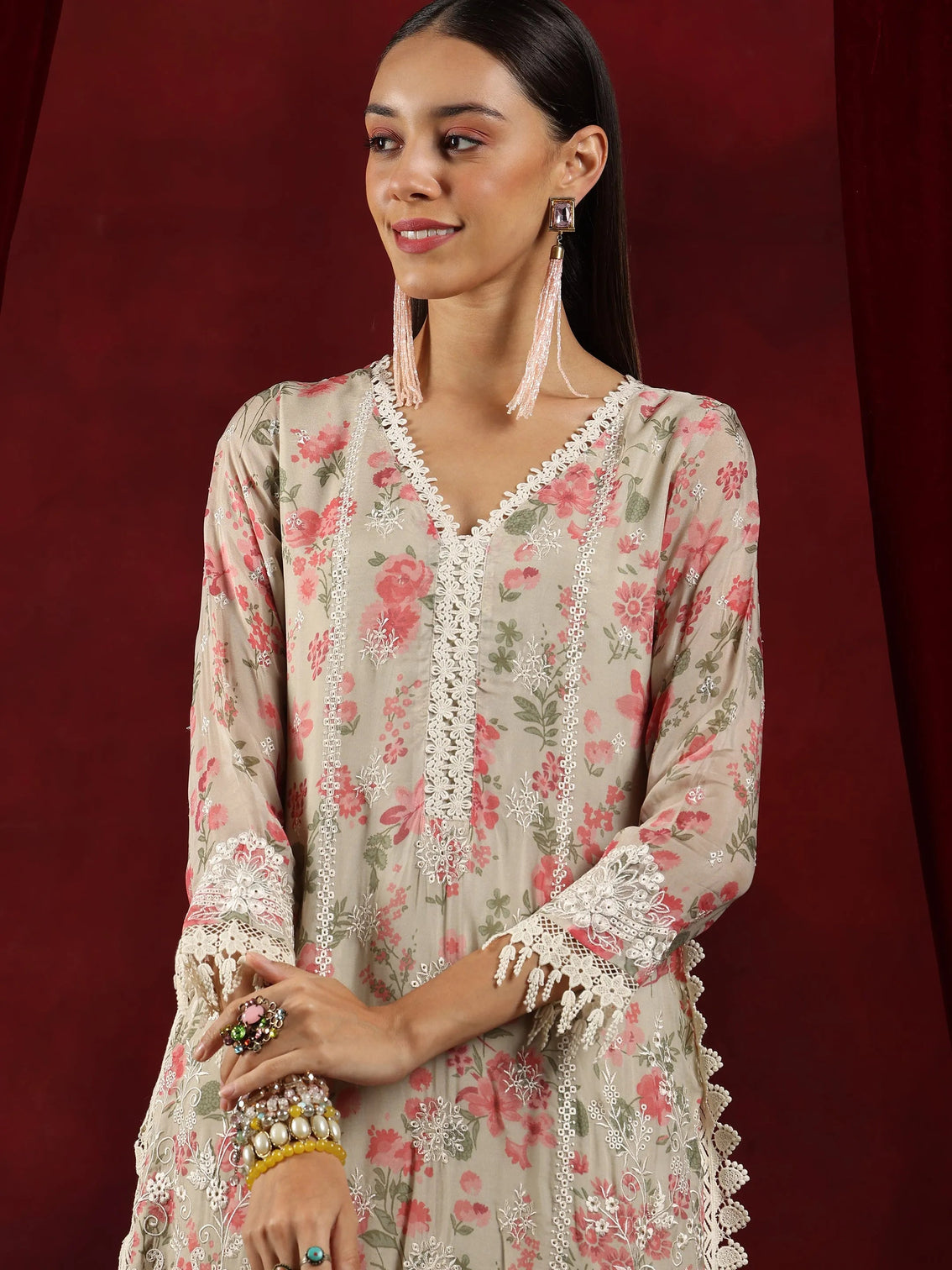 Mameraa Art Beige Printed Organza Straight Suit With Dupatta