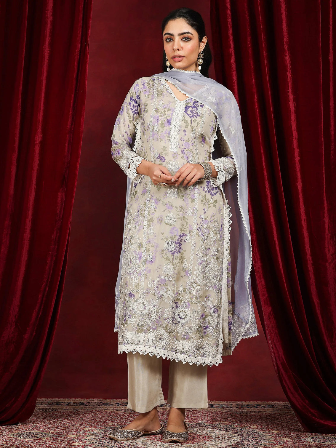 Mameraa Art Grey Printed Organza Straight Suit With Dupatta