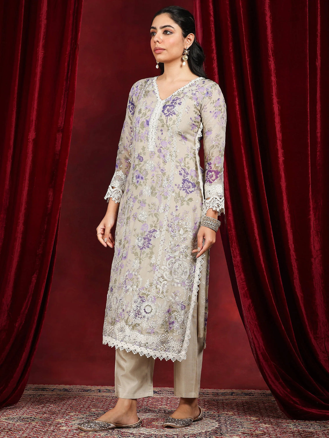 Mameraa Art Grey Printed Organza Straight Suit With Dupatta