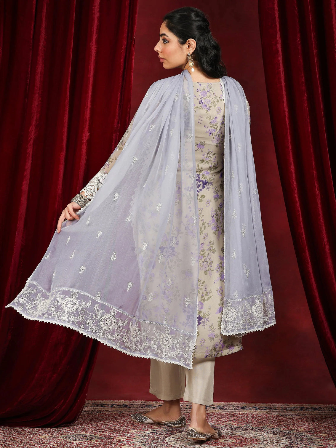 Mameraa Art Grey Printed Organza Straight Suit With Dupatta