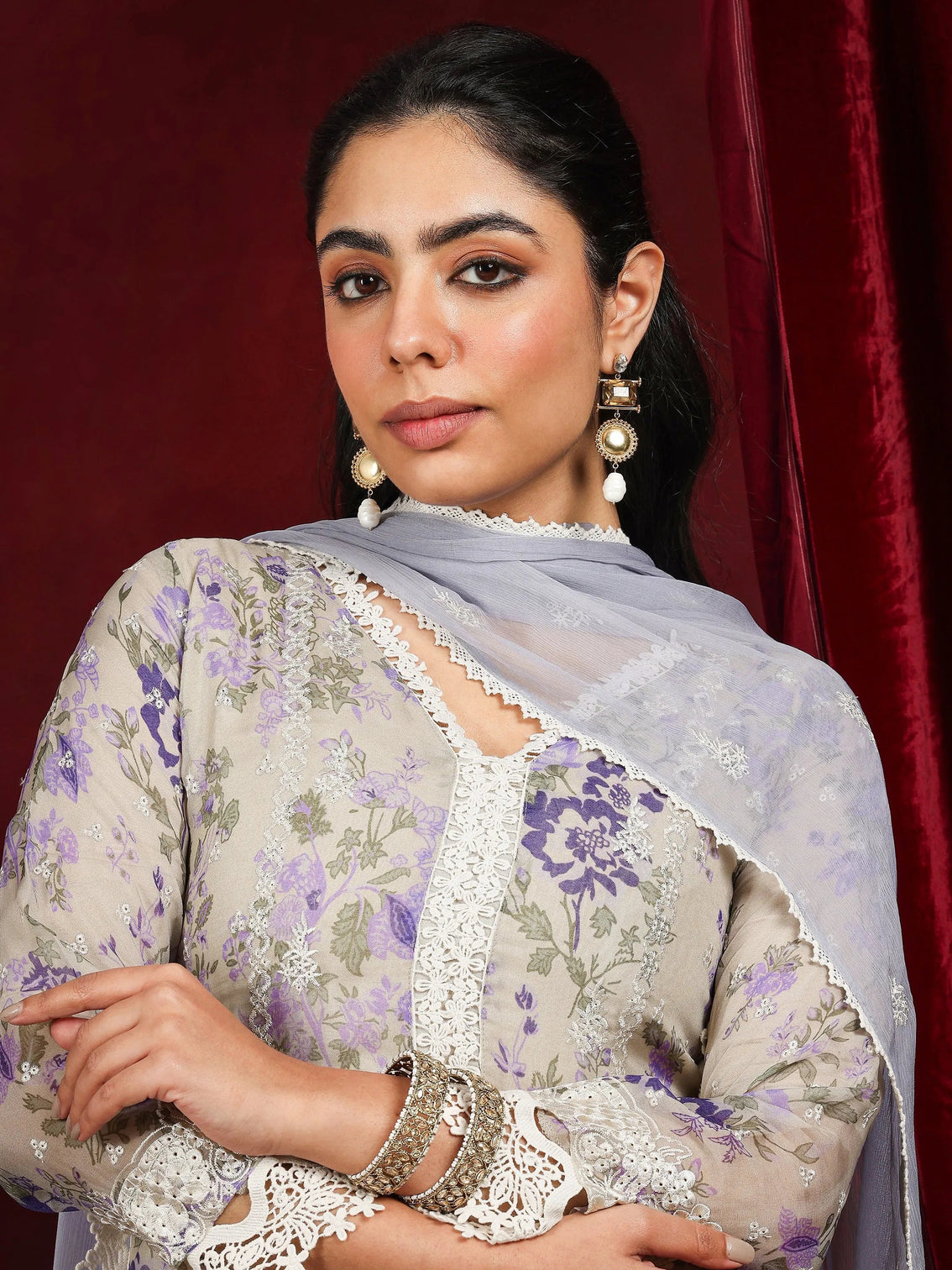 Mameraa Art Grey Printed Organza Straight Suit With Dupatta
