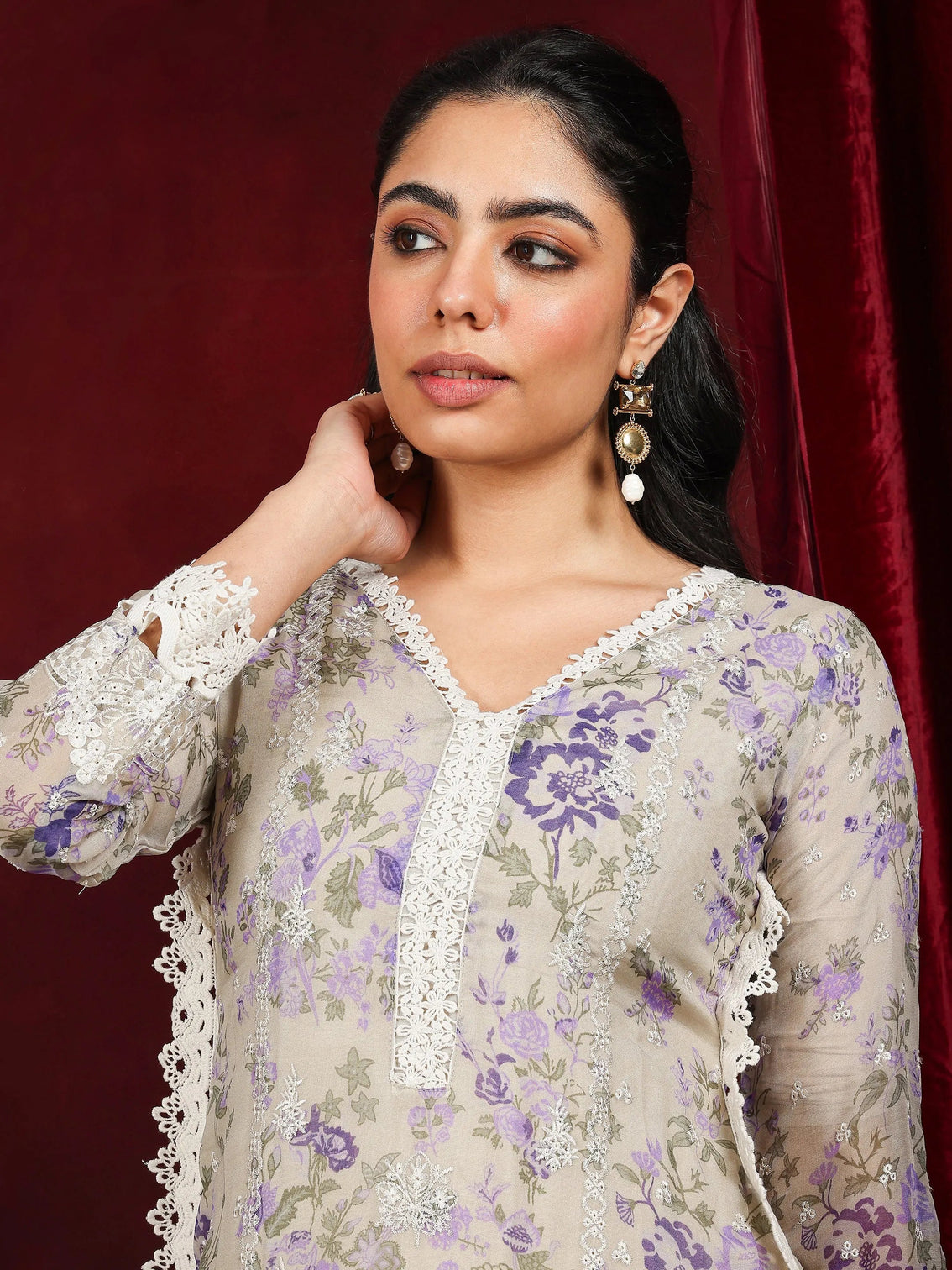 Mameraa Art Grey Printed Organza Straight Suit With Dupatta
