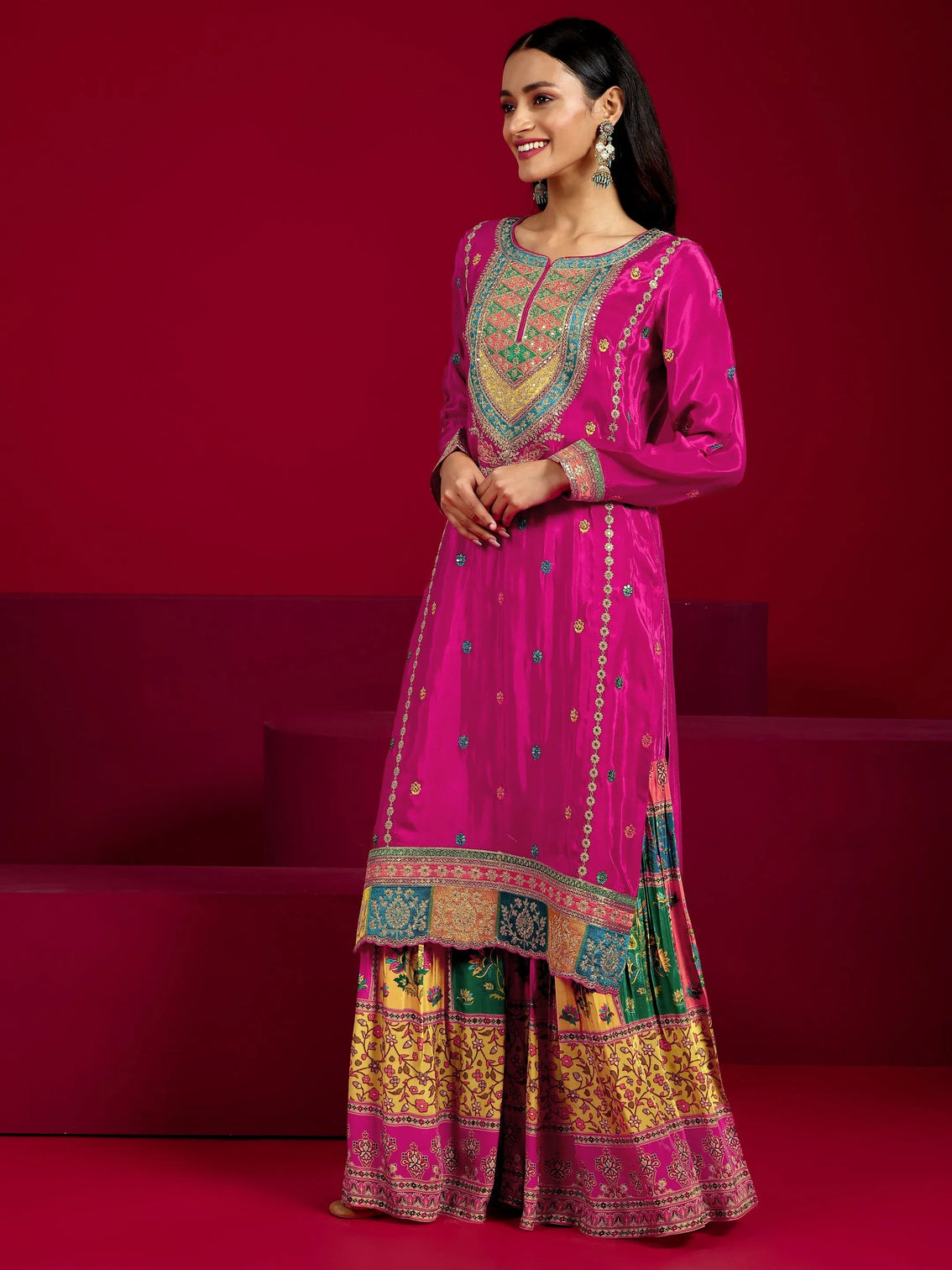 Mameraa Art Pink Embroidered Silk Blend Straight Suit With Dupatta