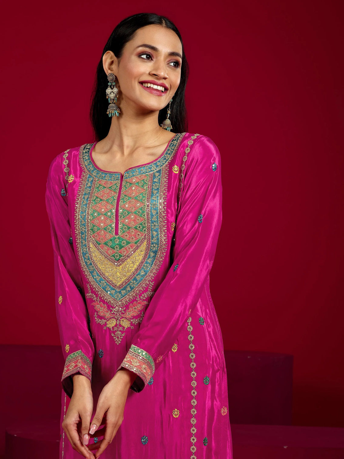 Mameraa Art Pink Embroidered Silk Blend Straight Suit With Dupatta