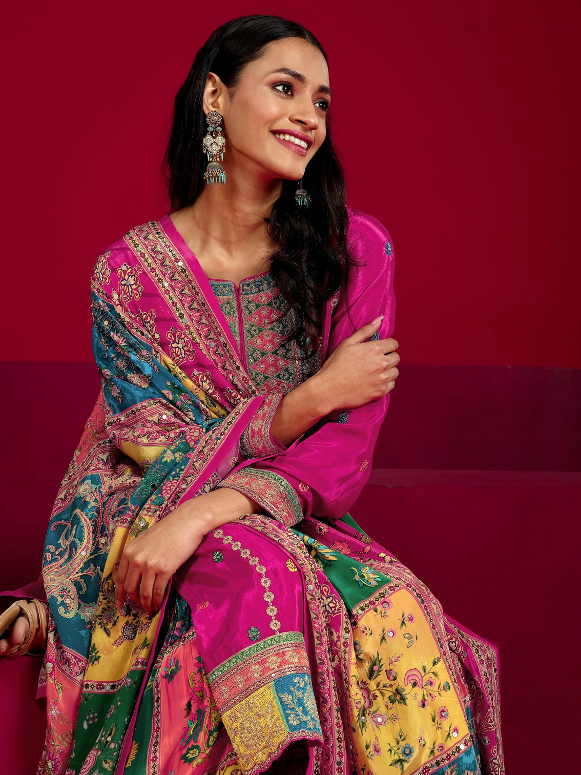 Mameraa Art Pink Embroidered Silk Blend Straight Suit With Dupatta